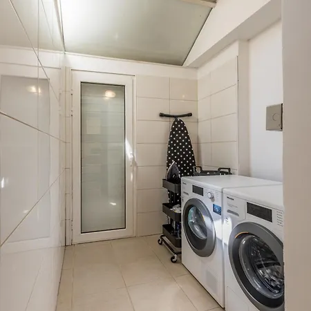 Oasis By Bacvice Beach, Private Parking & Garden - Casa Moro Appartamento *