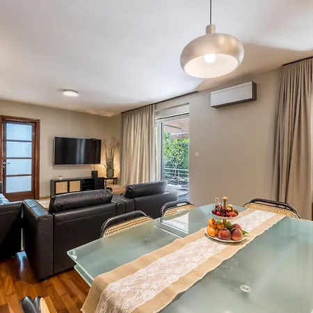Lejlighed Oasis By Bacvice Beach, Private Parking & Garden - Casa Moro Split